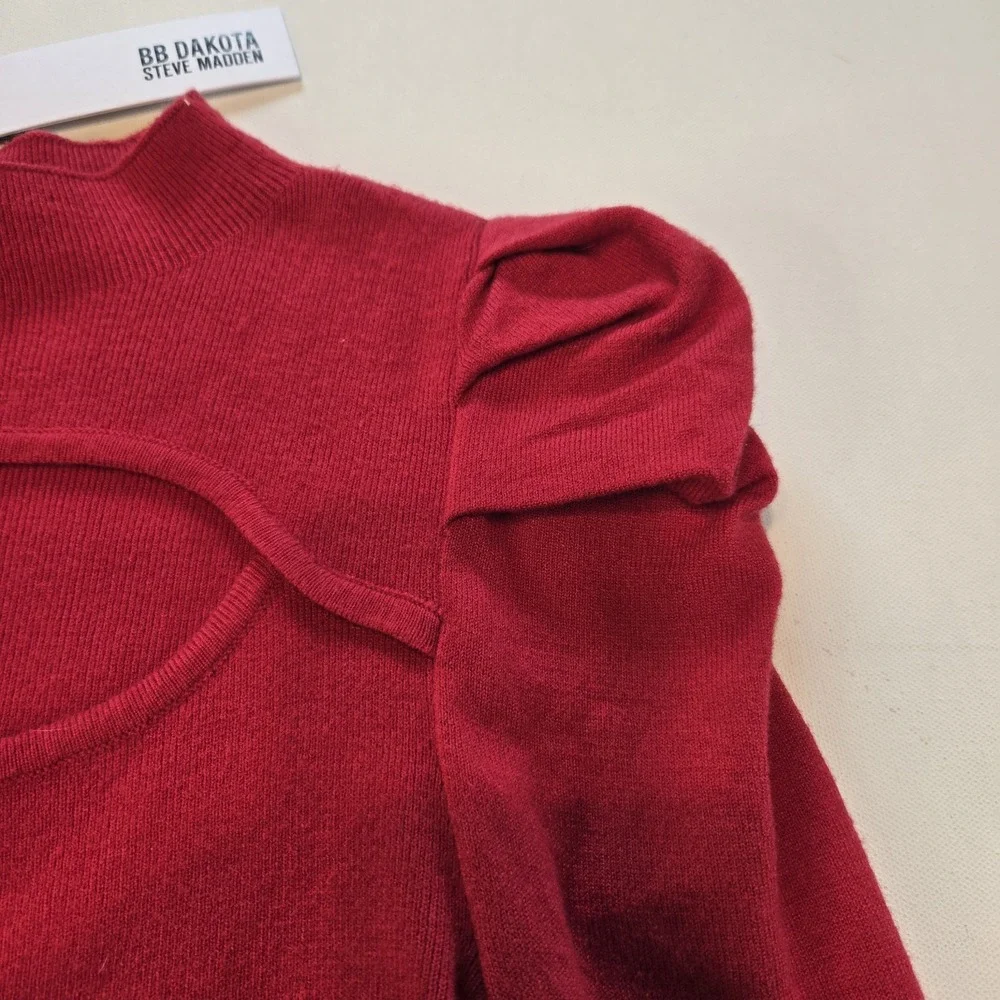 BB Dakota Steve Madden Red Sweater with‎ Chest Cutout and Puff Shoulder Size Med